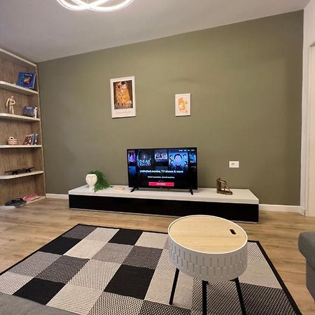 New Bazaar Cane Apartment 3 Tiranë Ngoại thất bức ảnh